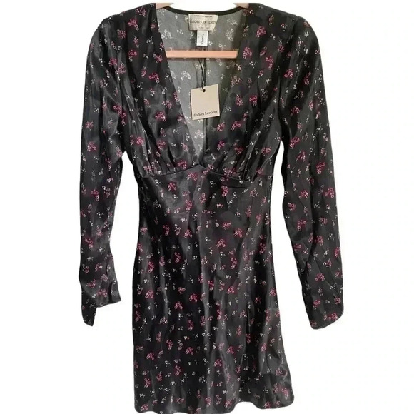 Finders Keepers Zadie Black Daisy Floral Long Sleeve Deep V Neck Sample Dress 4 - Picture 1 of 11